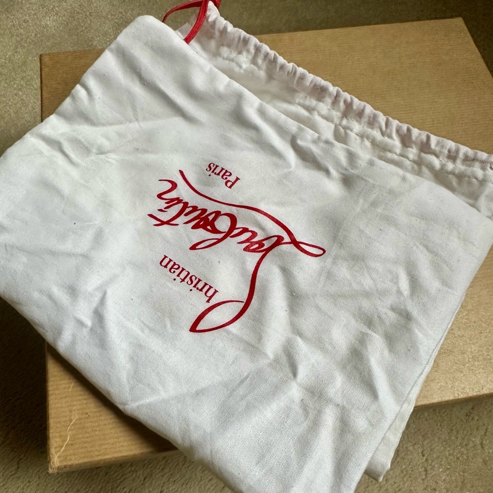 Christian Louboutin Nude Patent Leather Sandals - Picture 8 of 11